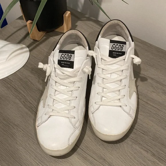 🌊Authentic NWOT Golden Goose Superstars Size 41🌊 - Picture 2 of 10